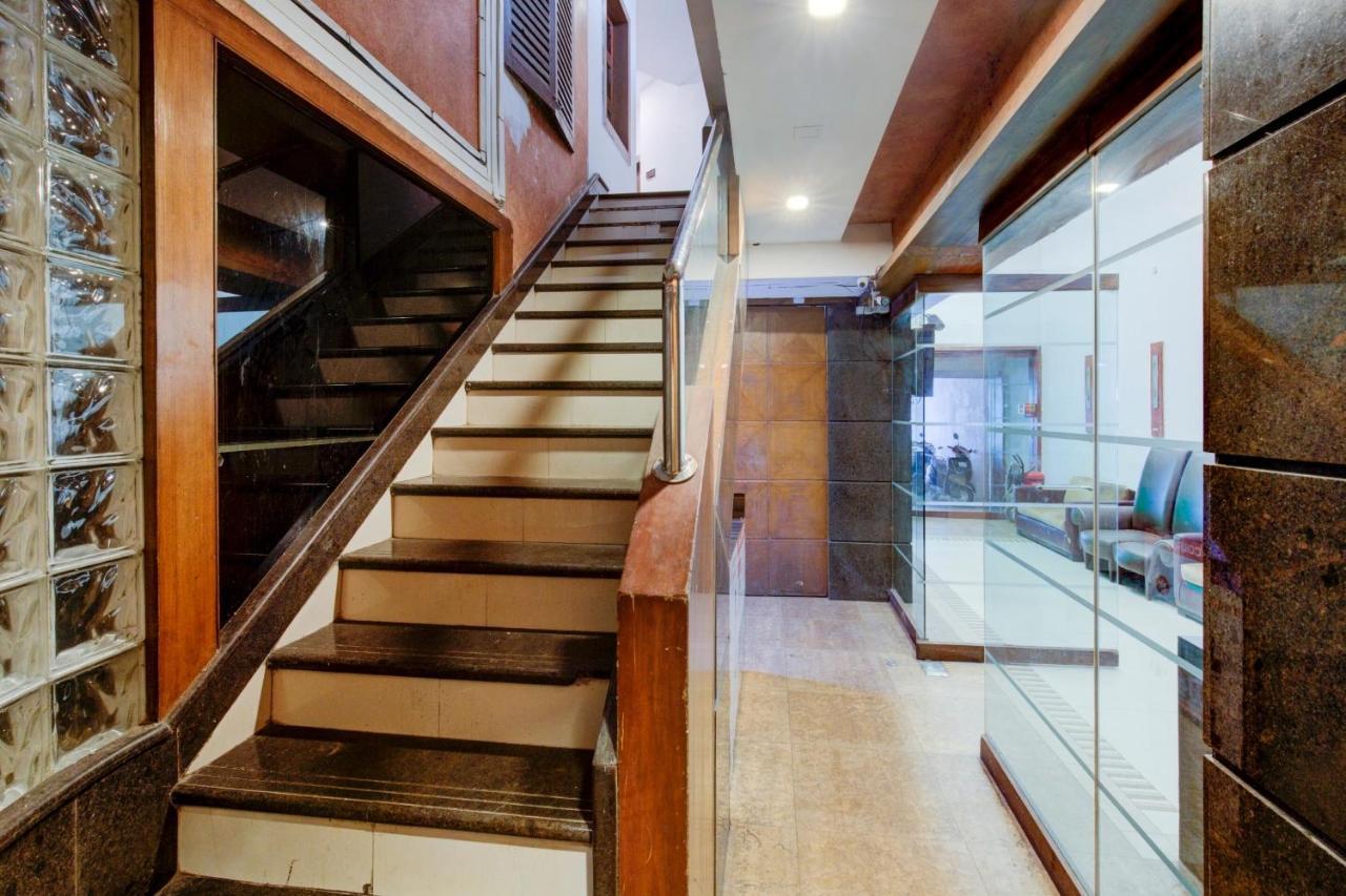 Capital O 77295 Hotel Bansidhar Bhuvan Bombay Esterno foto